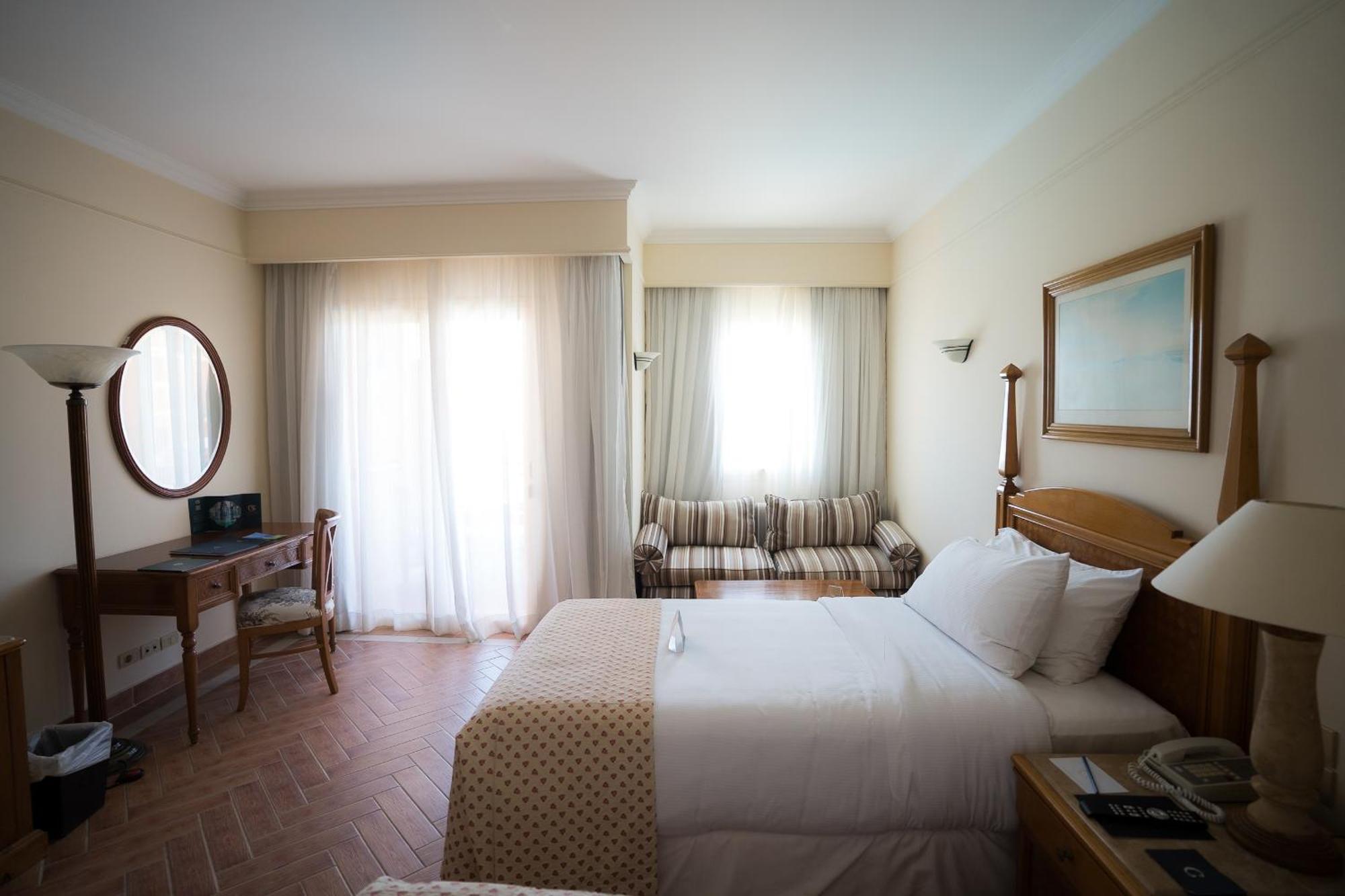 The Cascades Golf Resort, Spa & Thalasso Soma Bay Exterior photo A bedroom at the hotel